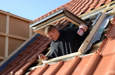 Pose de fenêtres de toit Velux à Étroussat
